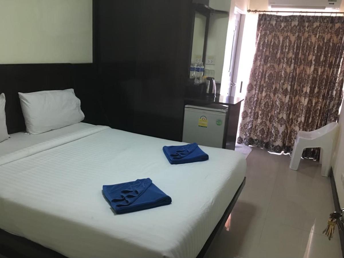 Blueskyhouse Patong Hotell Exteriör bild