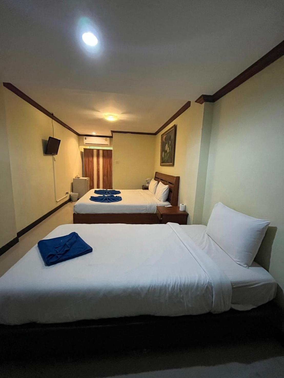 Blueskyhouse Patong Hotell Exteriör bild