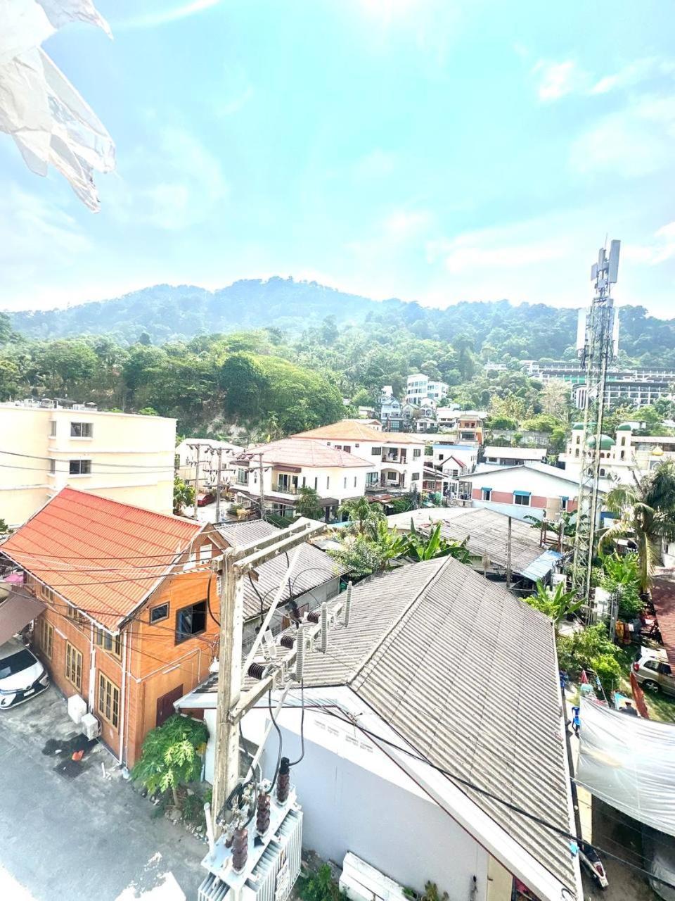 Blueskyhouse Patong Hotell Exteriör bild