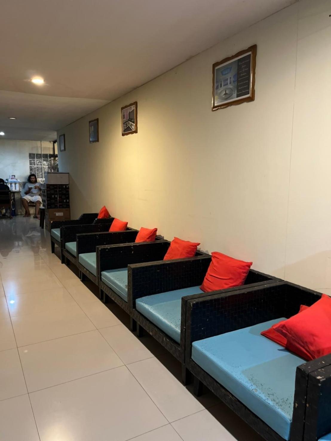 Blueskyhouse Patong Hotell Exteriör bild