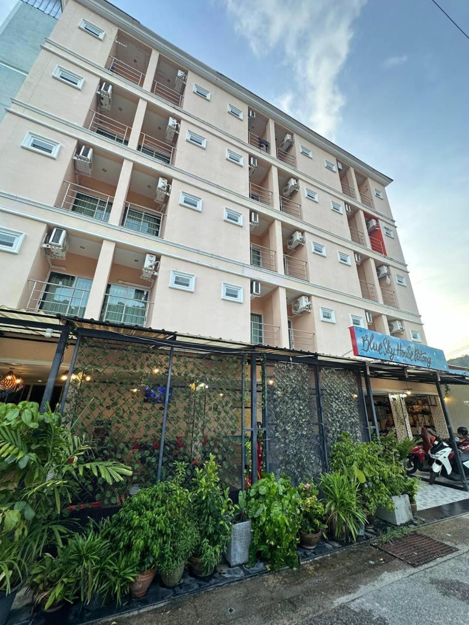 Blueskyhouse Patong Hotell Exteriör bild