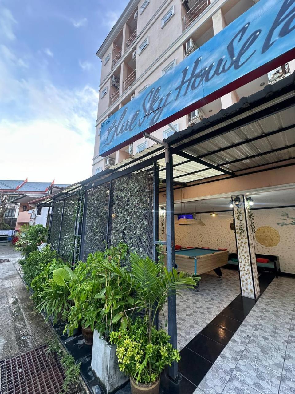 Blueskyhouse Patong Hotell Exteriör bild